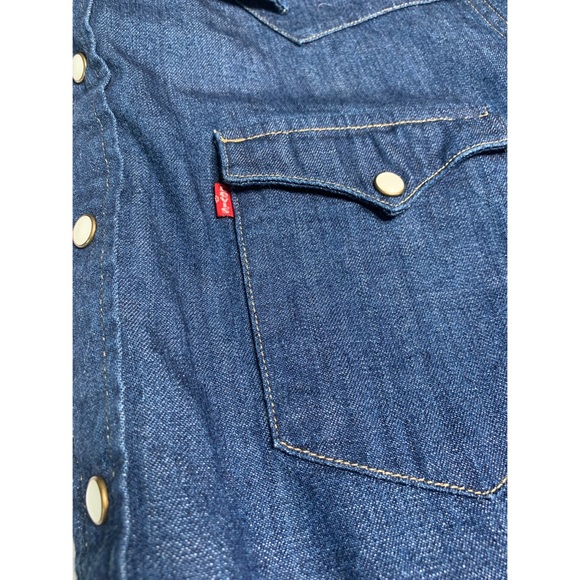 Levi’s Classic Denim Button Down Shirt - LARGE - Picture 1 of 6